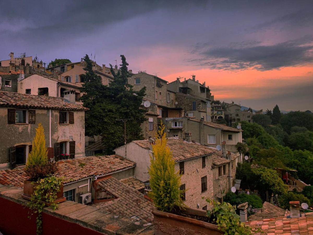 Bed & Breakfast Les Hauts De Cagnes Vue Mer Et Montagne Apartment Exterior photo